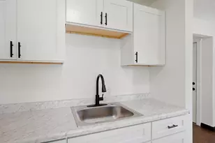 1988 E 5th Ave, Columbus, OH 43219 - Photo 13