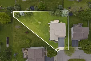 498 Yale Cir, Pickerington, OH 43147 - Photo 3