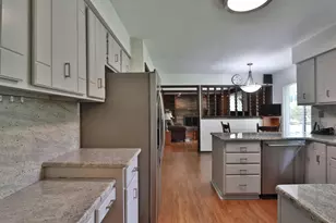 914 Loch Ness Ave, Columbus, OH 43085 - Photo 15
