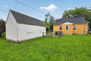 2458 Renwood Pl, Columbus, OH 43211 - Photo 3