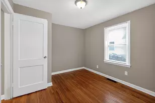 2458 Renwood Pl, Columbus, OH 43211 - Photo 9