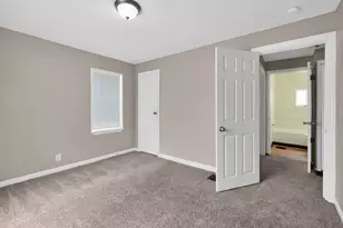 2468 McGuffey Rd, Columbus, OH 43211 - Photo 17