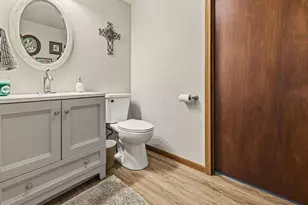 7686 Pinehill Rd, Lewis Center, OH 43035 - Photo 51