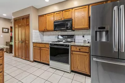 7686 Pinehill Road, Lewis Center, OH 43035 - Photo 25
