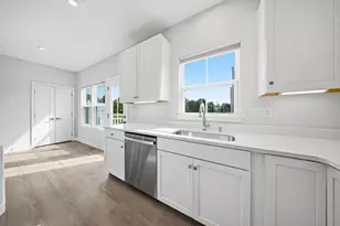 216 Via Veneto, Delaware, OH 43015 - Photo 5