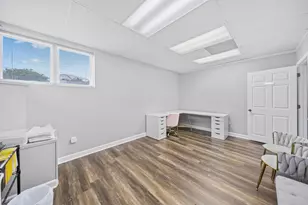3250 W Henderson Rd, Columbus, OH 43220 - Photo 17