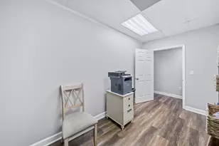 3250 W Henderson Rd, Columbus, OH 43220 - Photo 15