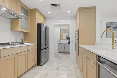 1 Miranova Place #615, Columbus, OH 43215 - Photo 9