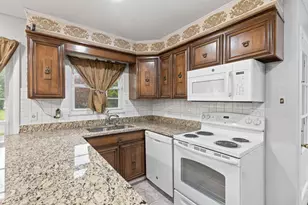 2913 Gerbert Rd, Columbus, OH 43224 - Photo 13