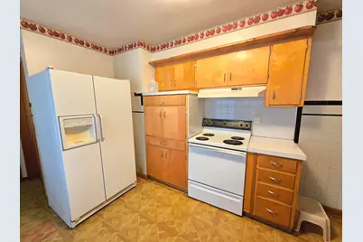 2426 E Mansfield Street, Bucyrus, OH 44820 - Photo 13