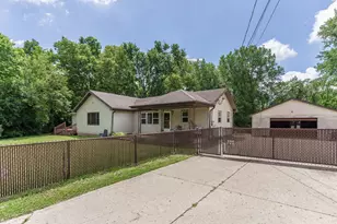 1691 Dyer Rd, Grove City, OH 43123 - Photo 3