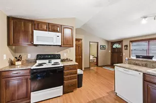 1691 Dyer Rd, Grove City, OH 43123 - Photo 31