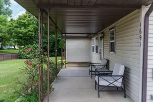 1691 Dyer Rd, Grove City, OH 43123 - Photo 5