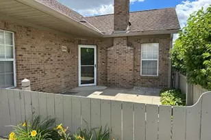 5846 Willow Lake Dr, Grove City, OH 43123 - Photo 3
