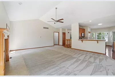 1029 Laketree Court E, Westerville, OH 43081 - Photo 9