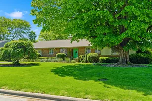 2681 Donna Dr, Upper Arlington, OH 43220 - Photo 3