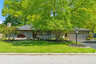2690 Donna Dr, Upper Arlington, OH 43220 - Photo 1