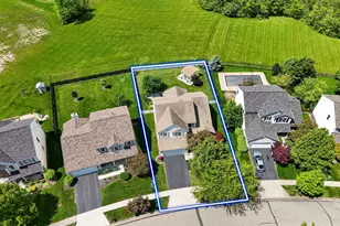 2037 Fawn Meadow Dr, Marysville, OH 43040 - Photo 3