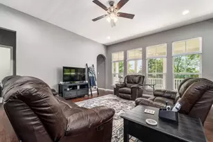 2038 E Gardenia Dr, Pataskala, OH 43062 - Photo 7