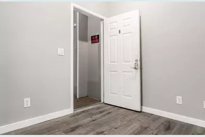 3244 E 5th Avenue, Columbus, OH 43219 - Photo 5