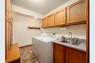 2637 Jefferson Estates Drive, Blacklick, OH 43004 - Photo 37