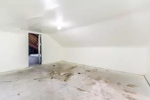 1852 Richmond Rd, Columbus, OH 43223 - Photo 27