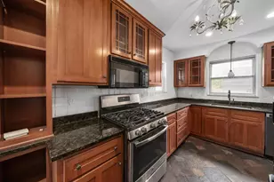 886 S Roosevelt Ave, Columbus, OH 43209 - Photo 23