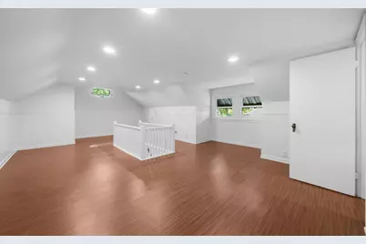 886 S Roosevelt Avenue, Columbus, OH 43209 - Photo 33