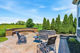 7622 Indian Springs Dr, Powell, OH 43065 - Photo 3