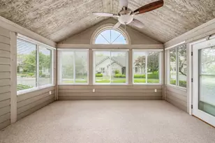 5805 Ravine Creek Dr, Grove City, OH 43123 - Photo 7