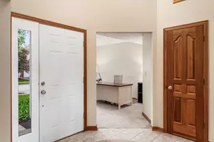 6641 Wisteria Cir, Dublin, OH 43016 - Photo 5
