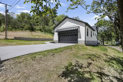 5140 Marietta Avenue, Buchtel, OH 45716 - Photo 3