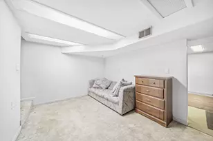 390 Dunbarton Rd, Columbus, OH 43230 - Photo 15