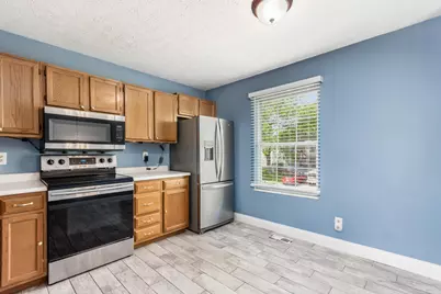 2253 Autumn Village Court, Columbus, OH 43223 - Photo 9