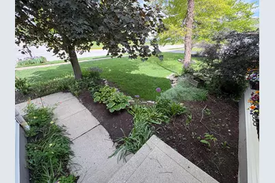 1224 Four Star Drive W, Galloway, OH 43119 - Photo 3