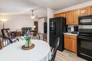 864 Gulliver Dr, Columbus, OH 43207 - Photo 11