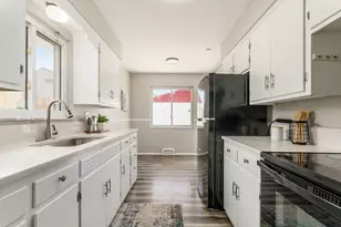 125 Postle Blvd, Columbus, OH 43228 - Photo 9
