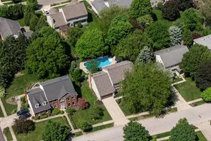 4500 Huntwicke Dr, Hilliard, OH 43026 - Photo 3