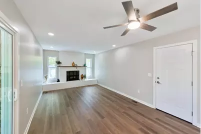 270 Huber Village Boulevard, Westerville, OH 43081 - Photo 17