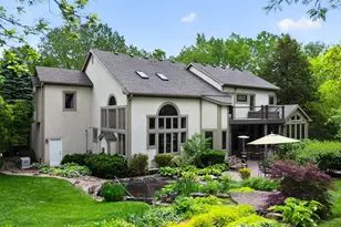 9750 Erin Woods Dr, Dublin, OH 43017 - Photo 3