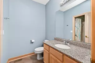 9750 Erin Woods Dr, Dublin, OH 43017 - Photo 31