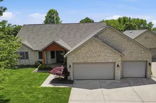 77 Millstone Cir, Pataskala, OH 43062 - Photo 1