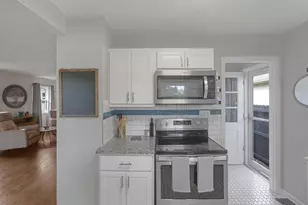 296 E Stanton Ave, Columbus, OH 43214 - Photo 15