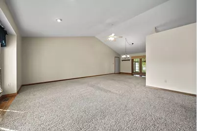 525 Burdick Drive, Washington Court House, OH 43160 - Photo 5