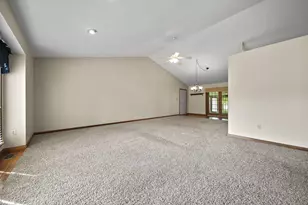 525 Burdick Dr, Washington Court House, OH 43160 - Photo 5