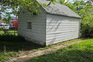 584 Chestershire Rd, Columbus, OH 43204 - Photo 3