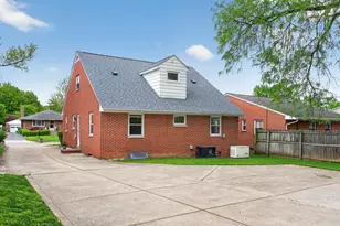154 Desantis Dr, Columbus, OH 43214 - Photo 33