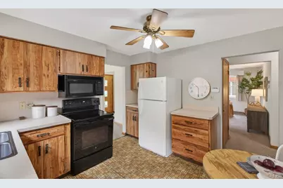 154 Desantis Drive, Columbus, OH 43214 - Photo 9