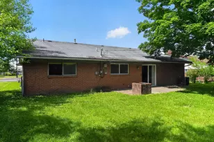 58 Huber Village Blvd, Westerville, OH 43081 - Photo 3