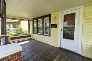 1389 Genessee Ave, Columbus, OH 43211 - Photo 3